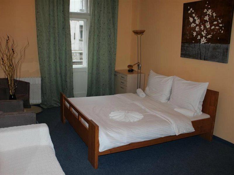Club Hotel Praha Екстер'єр фото