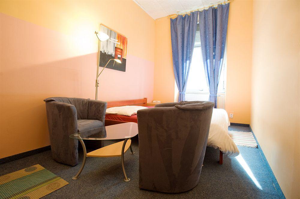 Club Hotel Praha Екстер'єр фото