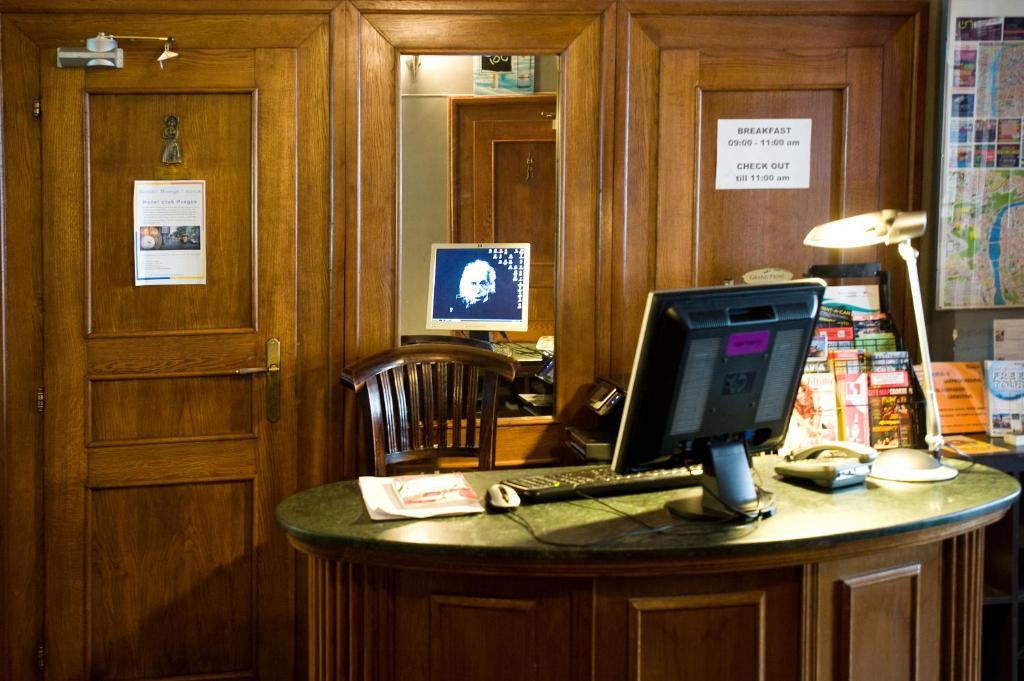 Club Hotel Praha Екстер'єр фото