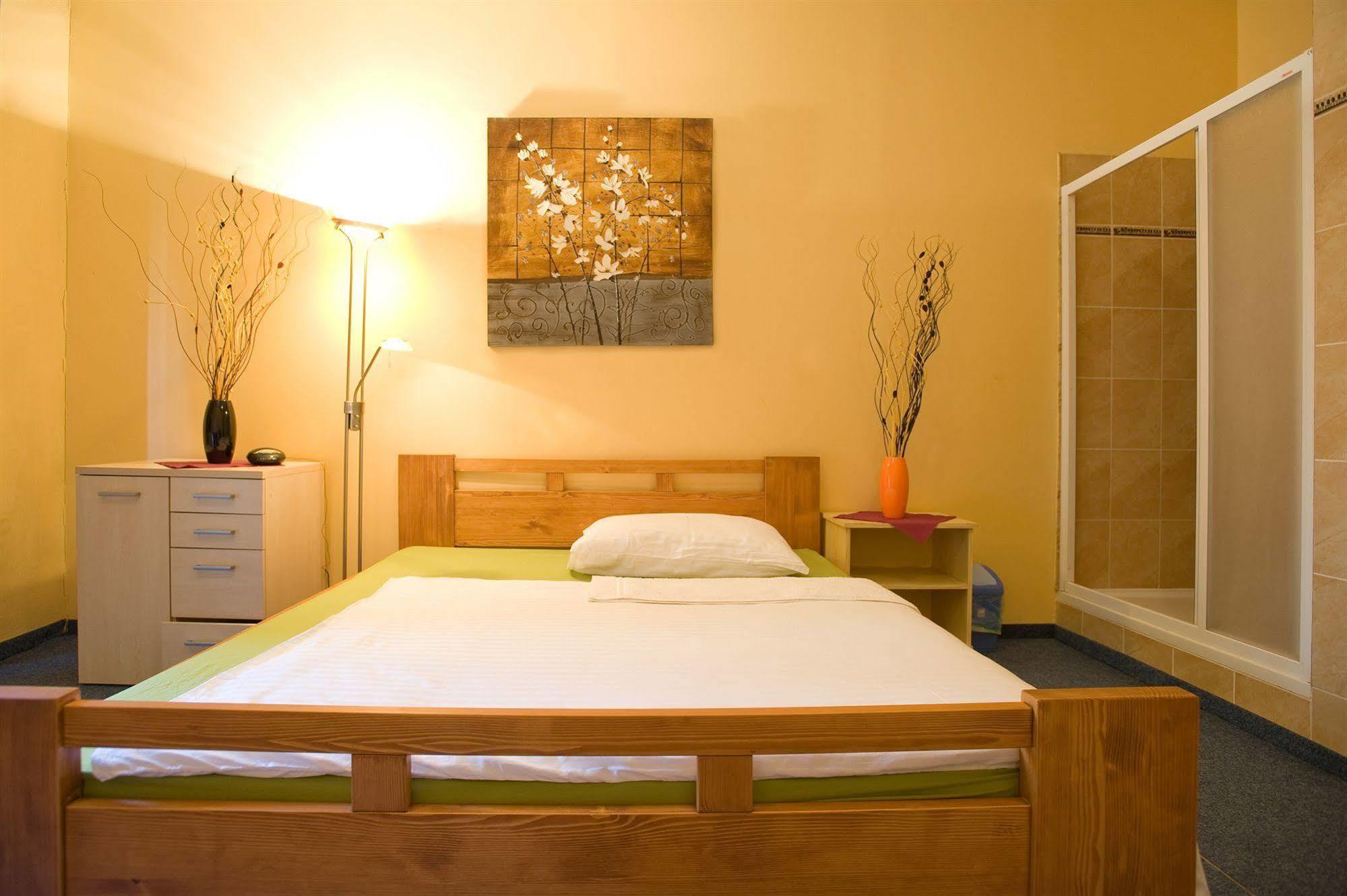 Club Hotel Praha Екстер'єр фото