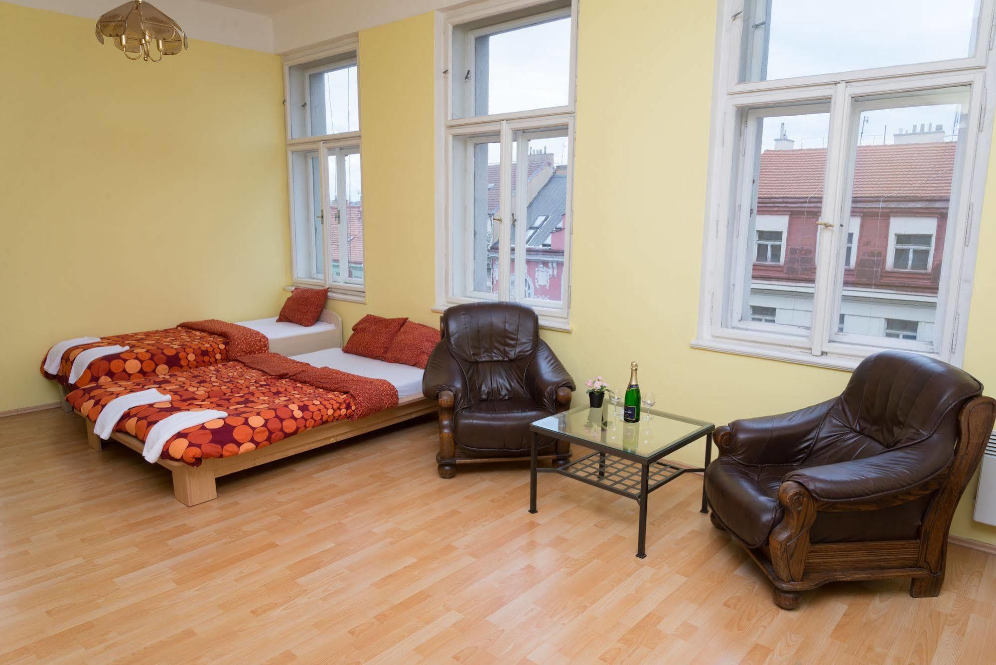 Club Hotel Praha Екстер'єр фото